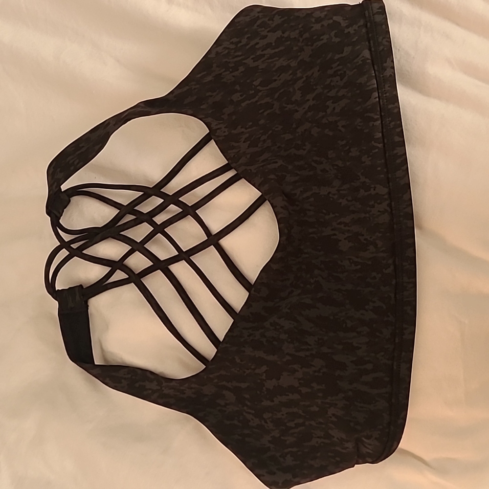 Lululemon sports bra size 8